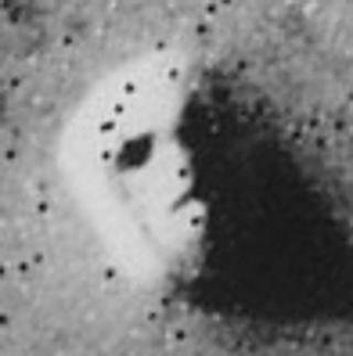 Illustration for article titled Did Curiosity Rover discover a pyramid on Mars?